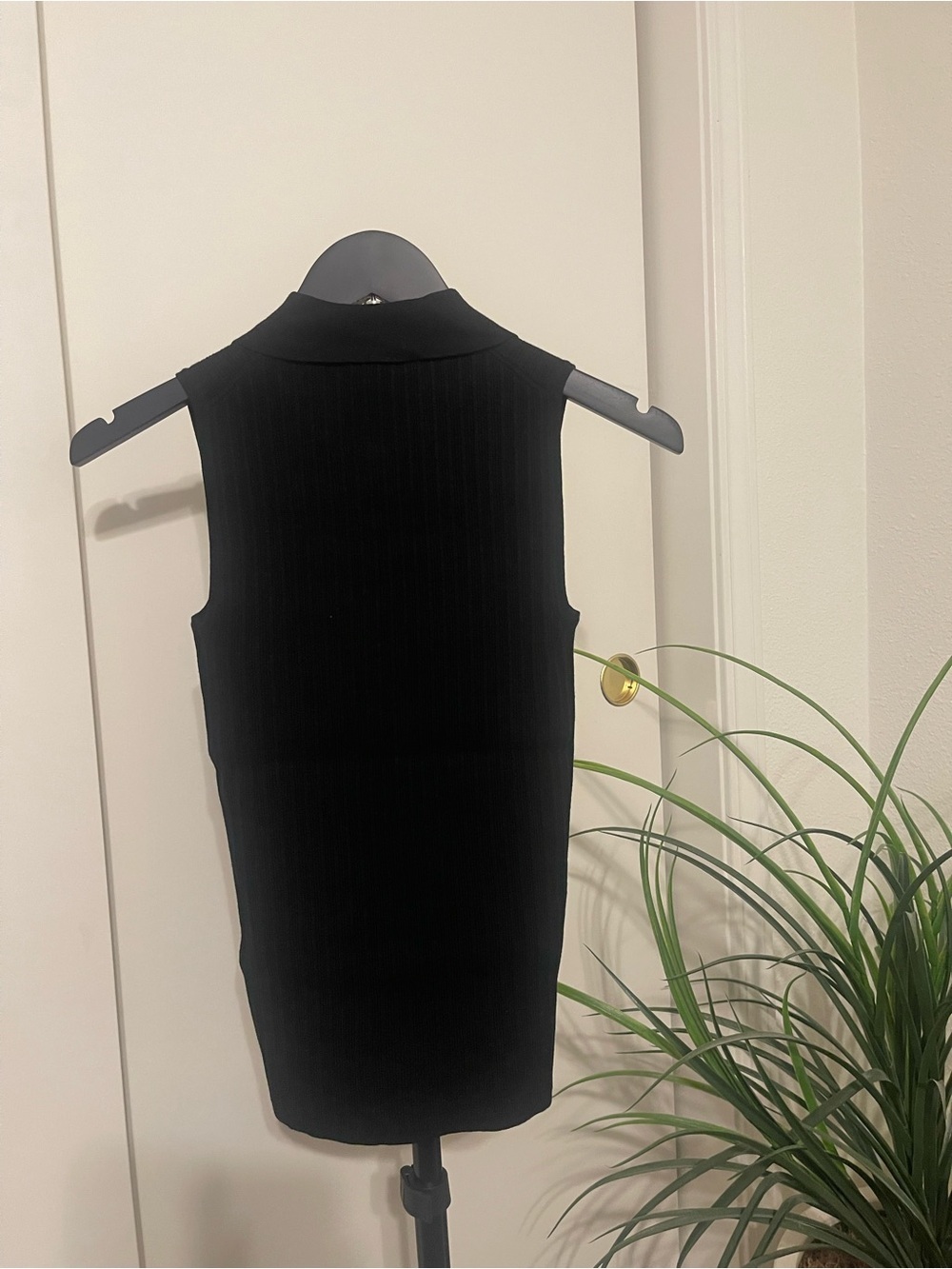 Madewell Black Ribbed Sleeveless Button-Front Collared Tank Top - Picture 4 of 7